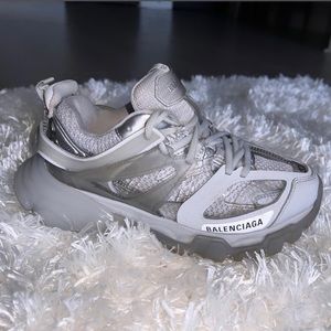SOLD!!! Womens balenciaga track 2 Nylon and mesh clear soles